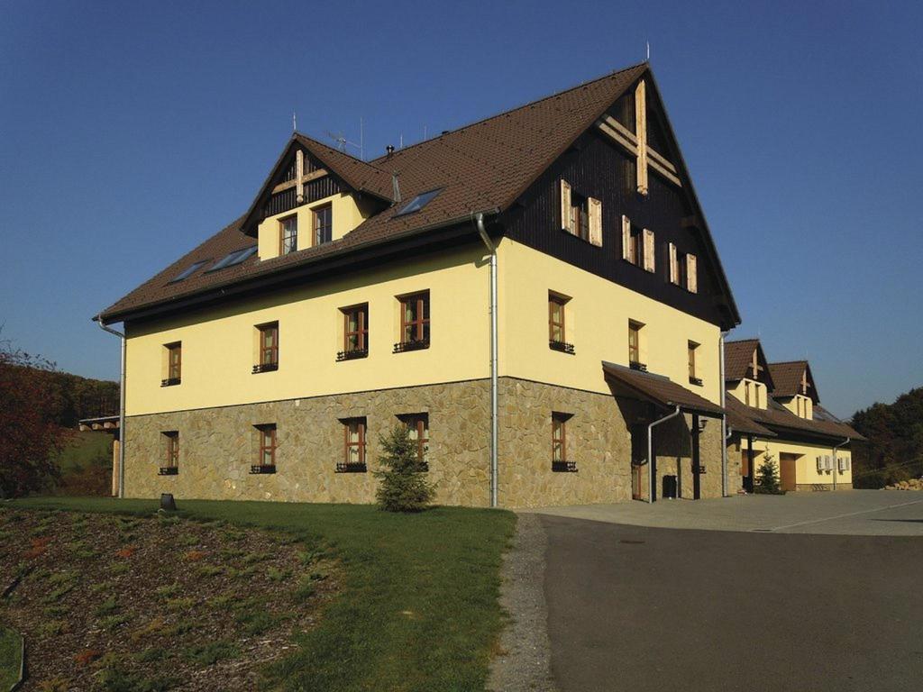 Penzion Malovany Osvetimany Экстерьер фото
