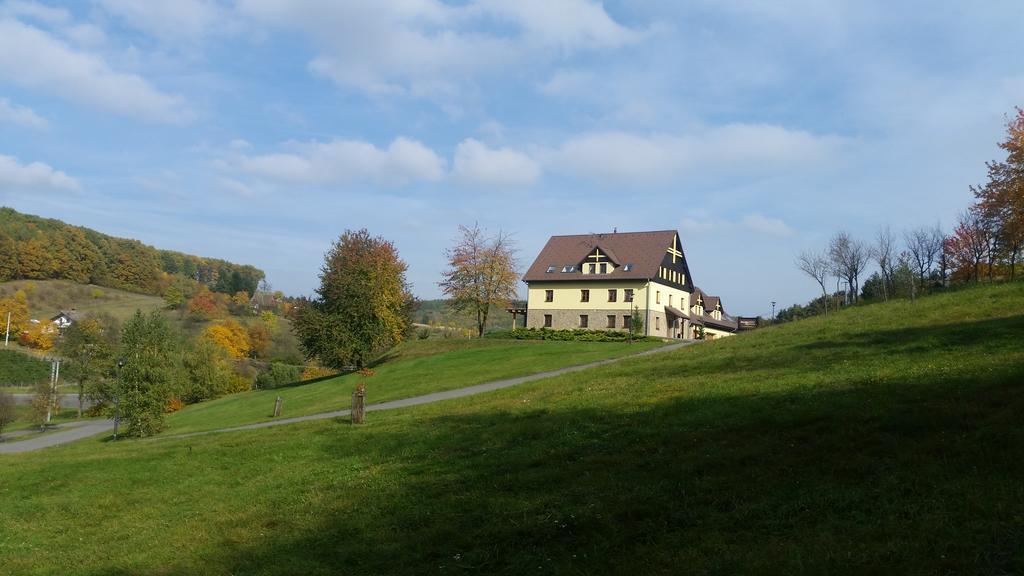 Penzion Malovany Osvetimany Экстерьер фото
